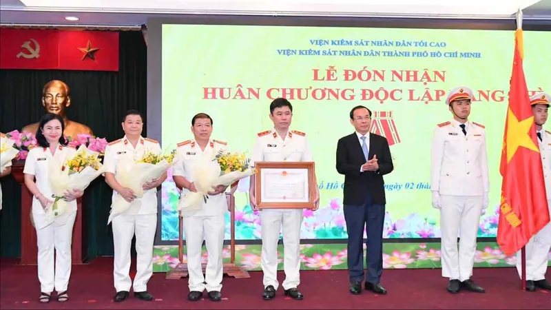 Viện KSND TPHCM đón nhận Huân chương Độc lập hạng Nhì