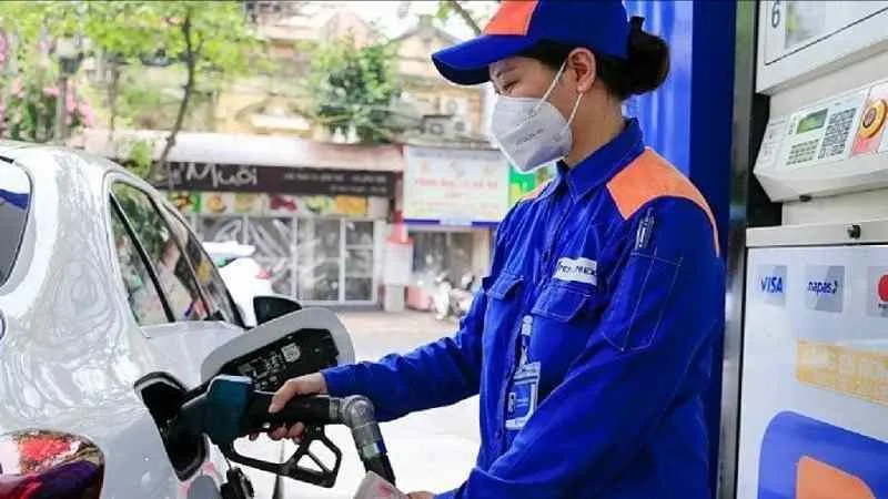 Đầu năm, xăng dầu đồng loạt giảm giá