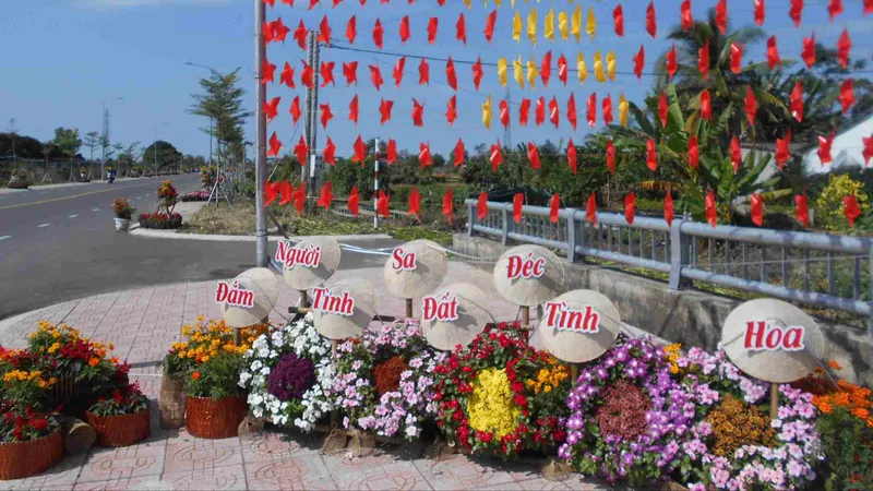 Hai mươi năm cứ tết đến là tôi ra đường