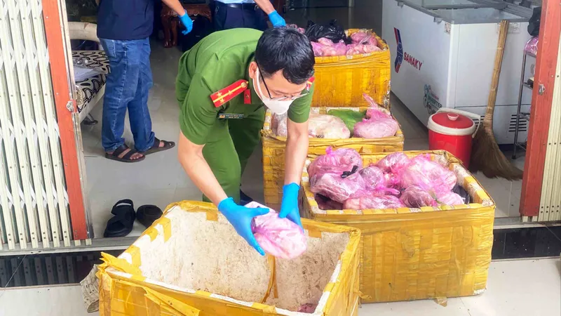 Bình Định: Liên tục phát hiện thịt heo không rõ nguồn gốc, bốc mùi hôi thối