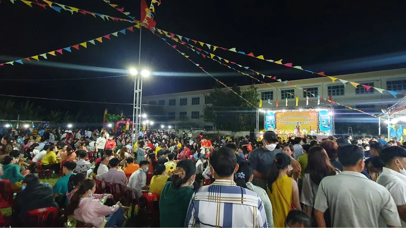 Ảnh theo Thanh Niên