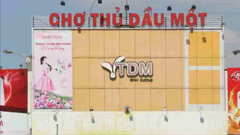Mùa xuân trên chợ Thủ quê tôi
