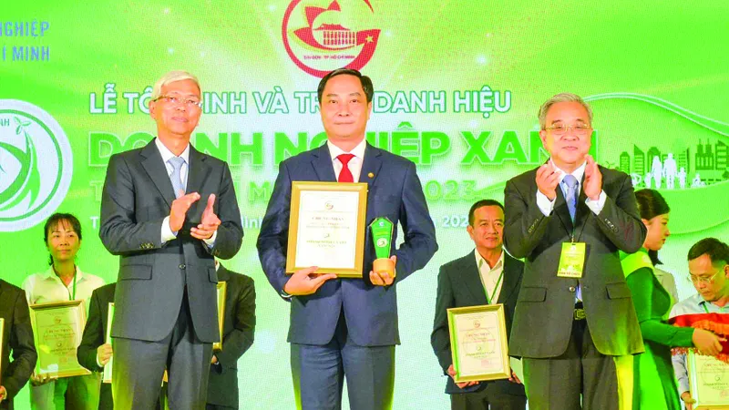 Ngành điện TPHCM chuyển đổi số để chuyển đổi xanh 