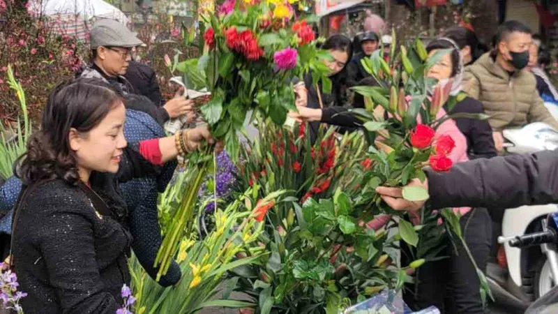 30 Tết tại chợ hoa lâu đời nhất Hà Nội 