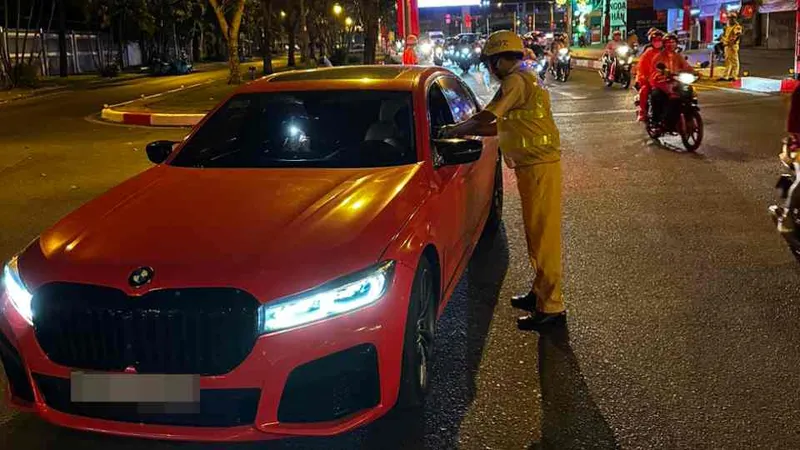 Công an TP Thủ Đức kiểm tra nồng độ cồn xuyên Tết nhằm đảm bảo an toàn giao thông trên địa bàn 