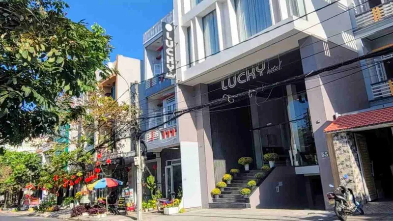 Tạm giữ hình sự Phó Chủ tịch Hội phụ nữ phường mang dao đi đánh ghen 