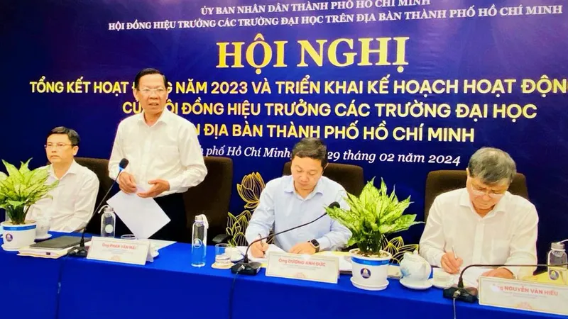 Chủ tịch UBND TPHCM Phan Văn Mãi phát biểu tại hội nghị