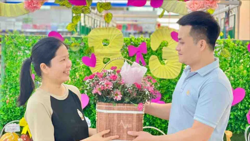 Nhiều giỏ quà tặng mỹ phẩm, trái cây được hệ thống Co.opmart, Co.opXtra thiết kế lạ mắt, hấp dẫn người tiêu dùng