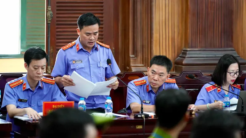 Tòa yêu cầu Bộ Công an giám sát riêng một bị cáo khi gặp luật sư bào chữa vụ Vạn Thịnh Phát 