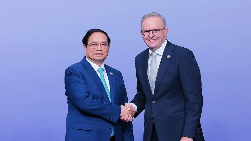 Chiều 5-3, tại thành phố Melbourne, Thủ tướng Australia Anthony Albanese đón Thủ tướng Phạm Minh Chính tham dự Hội nghị Cấp cao đặc biệt kỷ niệm 50 năm quan hệ ASEAN - Australia. Ảnh: TTXVN