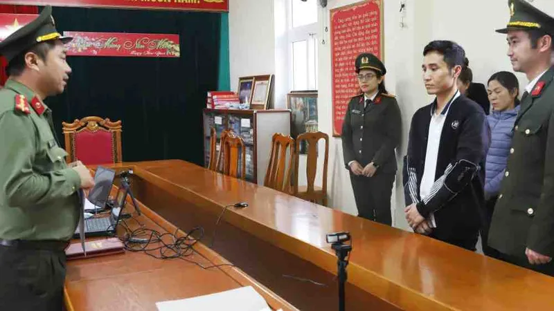 Cơ quan điều tra tống đạt quyết định khởi tố, bắt tạm giam Đỗ Trọng Anh 