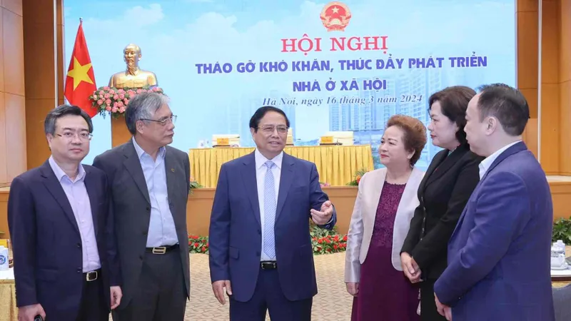Thủ tướng đề nghị nghiên cứu gói tín dụng cho vay nhà ở xã hội với thời gian 10-15 năm, lãi suất thấp hơn từ 3-5% 
