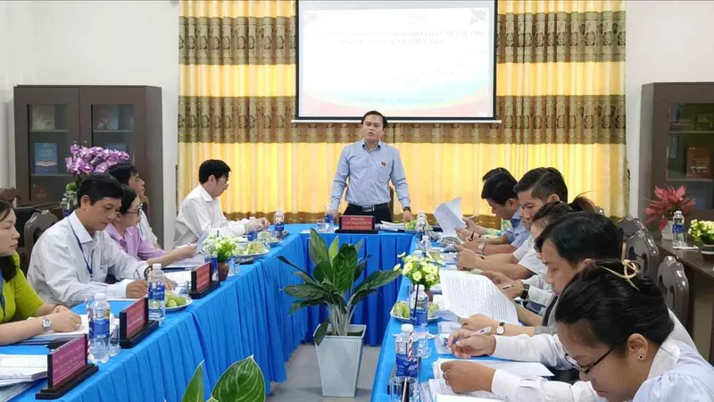 Trường học điều chỉnh các khoản thu dịch vụ thế nào cho hợp lý? 