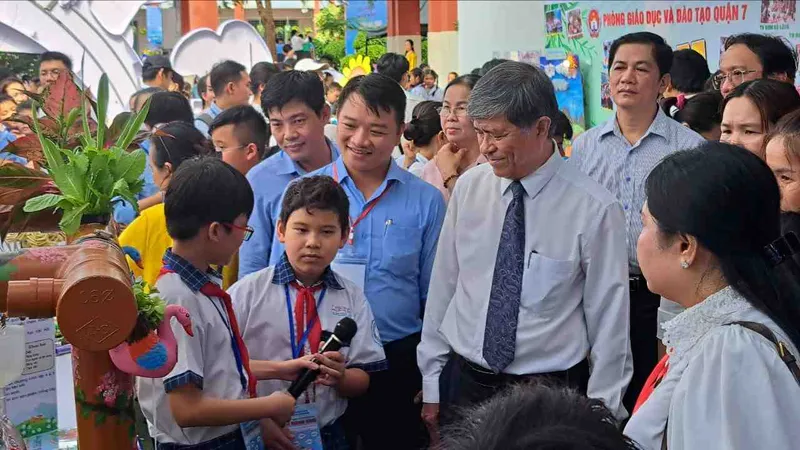 Học sinh tiểu học tại TPHCM hào hứng tham gia Ngày hội giáo dục STEM 