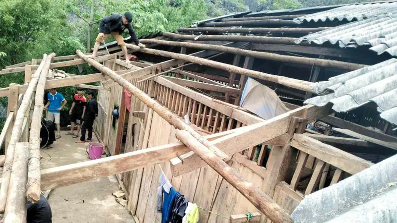 Hơn 1.600 ngôi nhà tốc mái ở miền núi phía Bắc