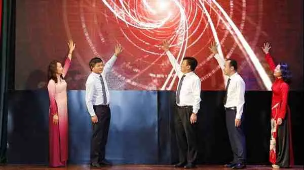 Triển lãm "Điện Biên theo dòng lịch sử qua tài liệu lưu trữ"