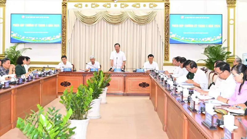 Quang cảnh phiên họp. Ảnh: VIỆT DŨNG
