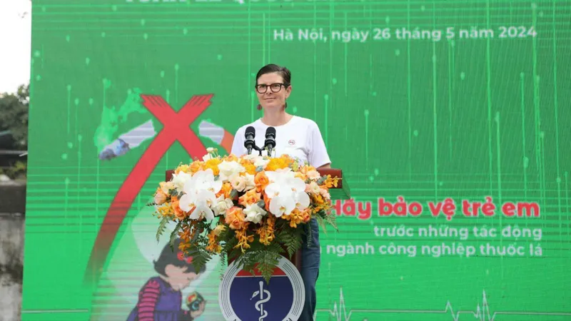 WHO khuyến nghị Việt Nam cần cấm thuốc lá điện tử và tăng thuế thuốc lá