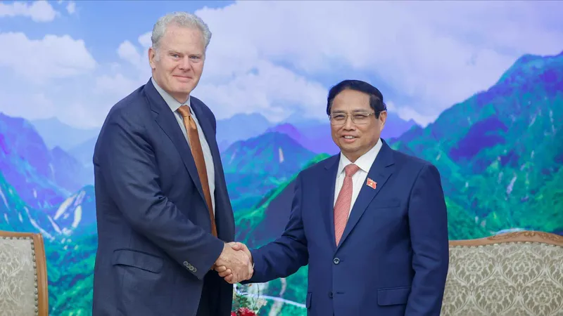Thủ tướng Phạm Minh Chính tiếp Chủ tịch, Giám đốc điều hành Tập đoàn FedEx Express (Hoa Kỳ) Richard W.Smith đang thăm, làm việc tại Việt Nam. Ảnh: VIẾT CHUNG