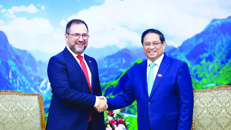 Thủ tướng Phạm Minh Chính tiếp Bộ trưởng Bộ Ngoại giao Cộng hòa Boliva Venezuela Yván Gil Pinto. Ảnh: TTXVN