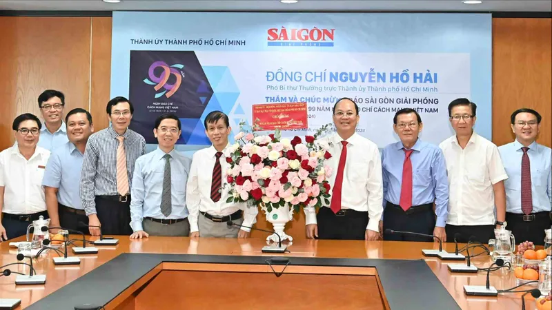 Đồng chí Nguyễn Hồ Hải đặt hàng Báo SGGP là đơn vị tiêu biểu trong chuyển đổi số báo chí