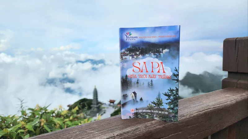 Khám phá xứ sở sương mù với "Sa Pa giữa trời mây trắng"