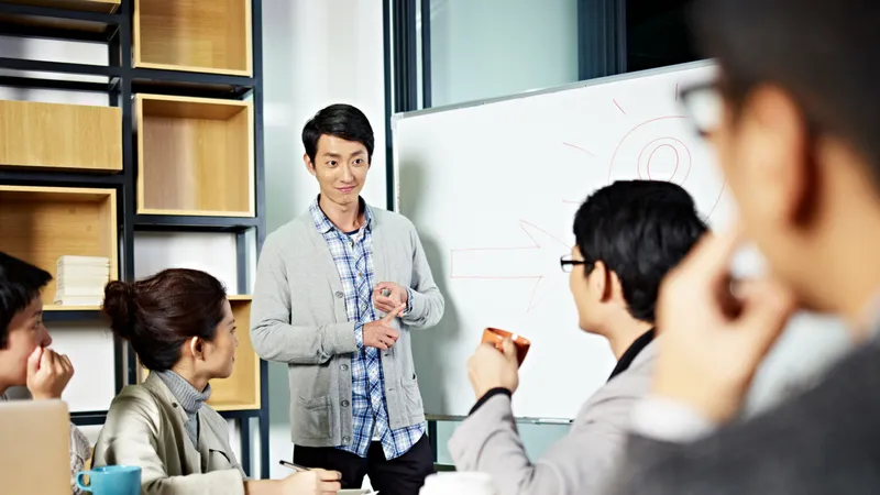 Tăng cường đào tạo nhân sự có chuyên môn là một nhân tố được kỳ vọng giúp Nhật Bản nâng cao khả năng cạnh tranh kỹ thuật số. Ảnh: HMRASIA