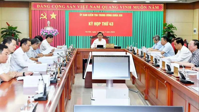 Ủy ban Kiểm tra Trung ương thi hành kỷ luật và đề nghị kỷ luật nhiều cá nhân