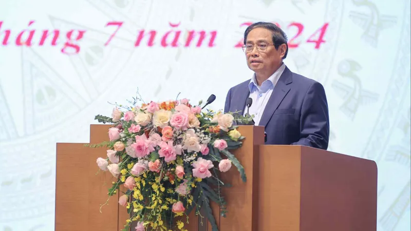 Hội nghị quán triệt, triển khai thi hành một số luật, nghị quyết của Quốc hội khoá XV, sáng 30-7. Ảnh: VIẾT CHUNG