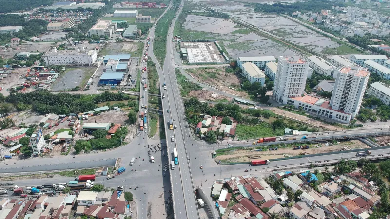 Kiến nghị Bộ GTVT có ý kiến về phương án thiết kế nút giao thông Vành đai 2 - Phạm Văn Đồng
