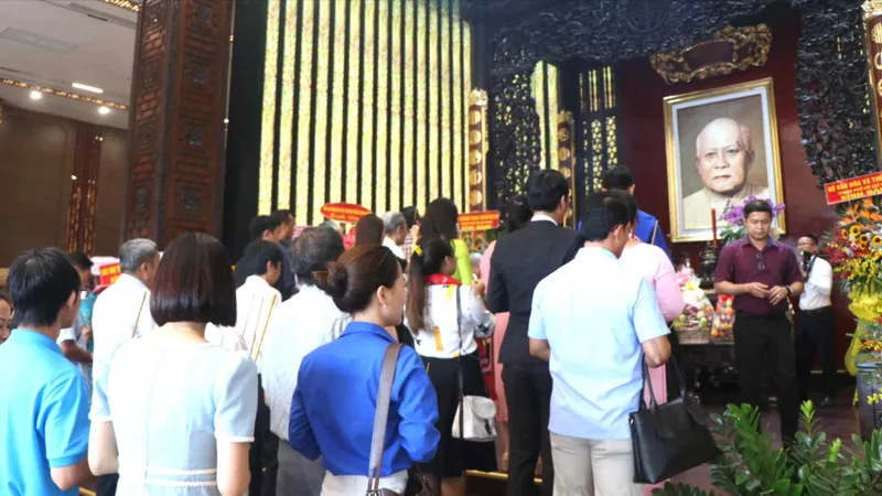 Trao giải cuộc thi trực tuyến chủ đề “Bác Tôn với miền Nam”