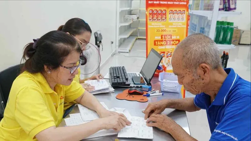 Vì sao người có công chưa nhận được mức trợ cấp mới?