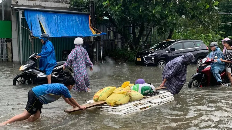 Một khu dân cư ở TP Phú Quốc bị ngập nặng trong cơn mưa ngày 19-9