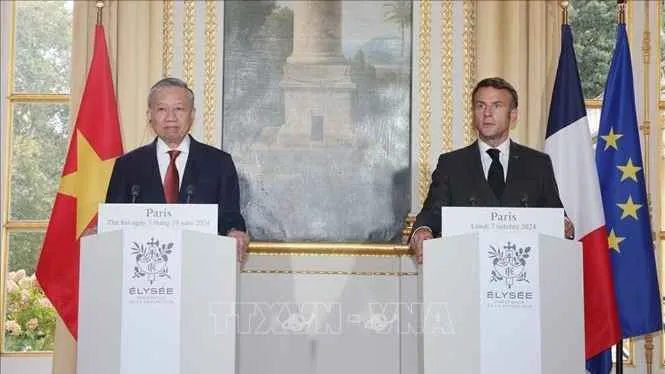 Tuyên bố chung về việc nâng cấp quan hệ lên Đối tác chiến lược toàn diện giữa Việt Nam và Pháp