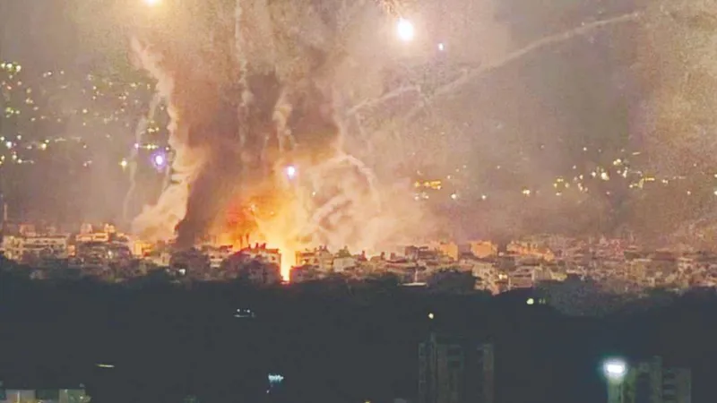 Cuộc không kích của Israel nhằm vào một khu ngoại ô phía Nam thủ đô Beirut của Lebanon vào ngày 7-10. Ảnh: MATHRUBHUMI 