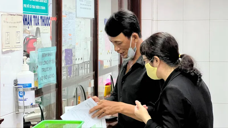 Loay hoay “gỡ vướng” mua sắm thuốc, thiết bị y tế