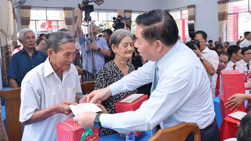 Trưởng Ban Tuyên giáo Trung ương dự ngày hội Đại đoàn kết toàn dân tộc tại Đồng Nai