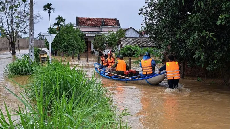 Trường học tại Quảng Ngãi chủ động cho học sinh nghỉ học khi có lũ lớn, mất an toàn