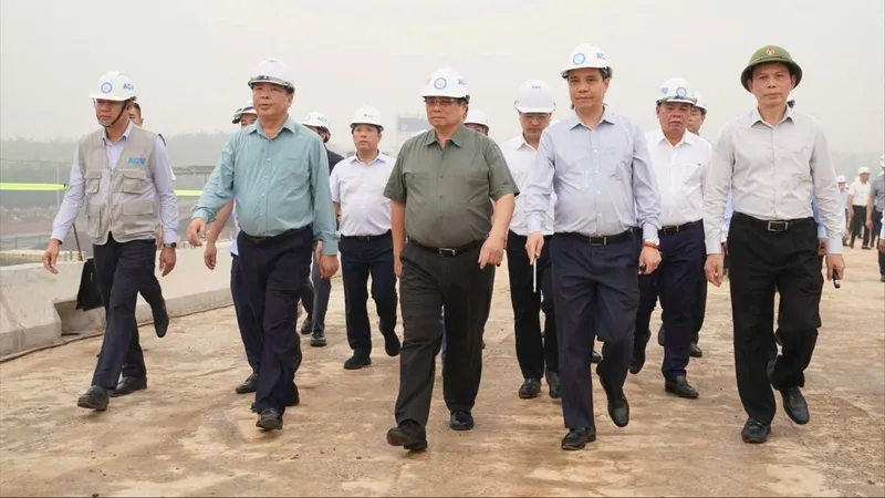 Thủ tướng Phạm Minh Chính dẫn đầu đoàn công tác kiểm tra tiến độ sân bay Long Thành