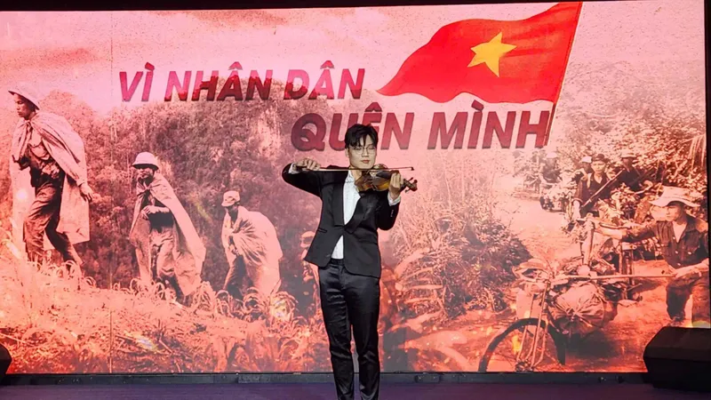 Hòa nhạc "Bài ca không quên" lần đầu tiên tổ chức ngoài trời
