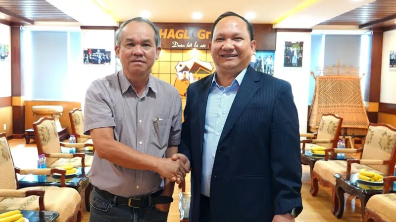Chủ tịch UBND tỉnh Gia Lai Rah Lan Chung thăm, làm việc Tập đoàn Hoàng Anh Gia Lai