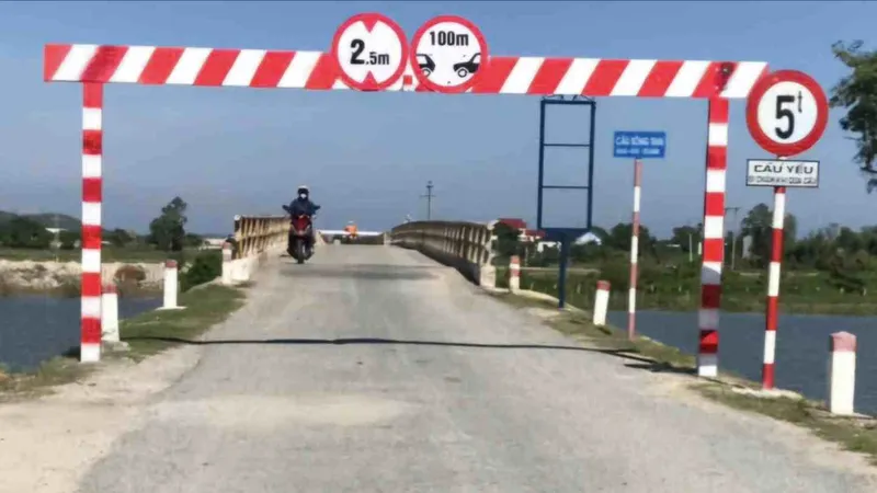 Đầu tư hơn 900 triệu đồng gia cường trụ cầu Sông Thai cho người dân đi dịp tết