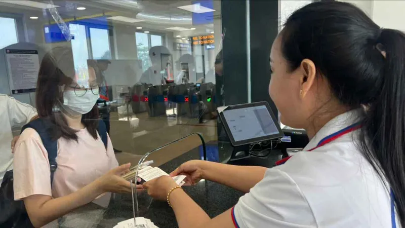 Vì sao bán vé đi Metro Bến Thành - Suối Tiên ghi bằng giấy tay?