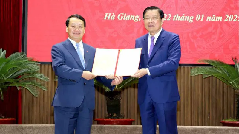 Đồng chí Hầu A Lềnh làm Bí thư Tỉnh ủy Hà Giang 