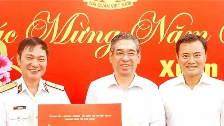 Lãnh đạo TPHCM thăm, chúc tết Vùng 2 Hải quân