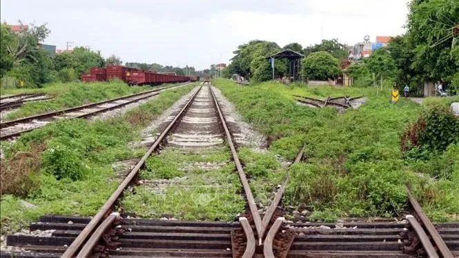 Cần thêm 4.000 tỷ đồng để hoàn thành dự án tuyến đường sắt Yên Viên - Phả Lại - Hạ Long - Cái Lân
