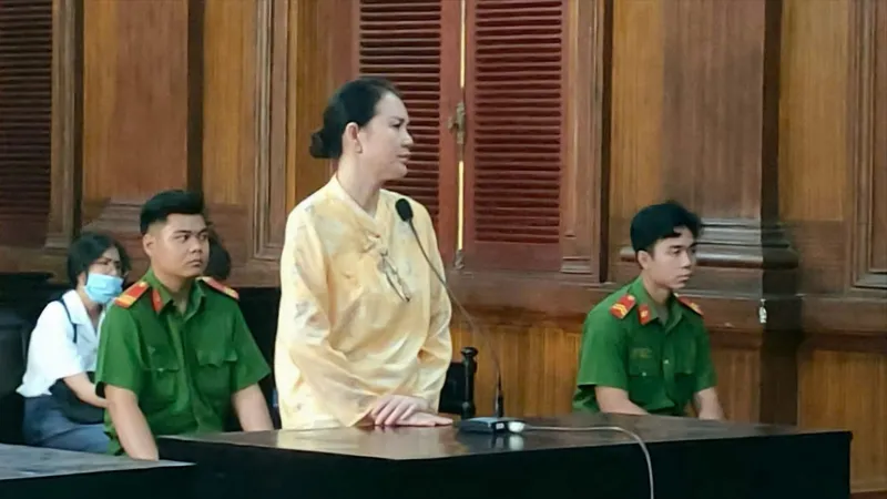Lừa đảo ngân hàng, chủ tịch công ty địa ốc lãnh 8 năm tù 