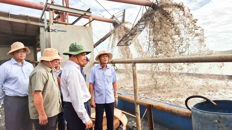 Sóc Trăng ra “tối hậu thư” cho các nhà thầu, doanh nghiệp chậm khai thác cát