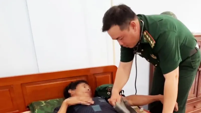 Bến Tre: Kịp thời cứu 3 ngư dân trên tàu cá bị chìm