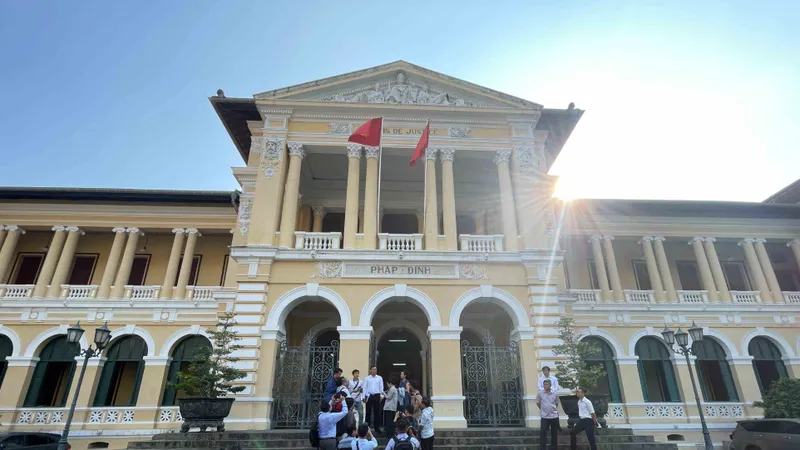 Xét xử "bà vé số - ông xe ôm" cấu kết mua bán trẻ em trước cổng bệnh viện 